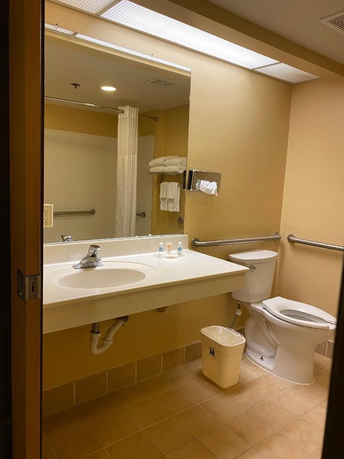 Comfort Inn Marina On The Monterey Bay Exterior foto