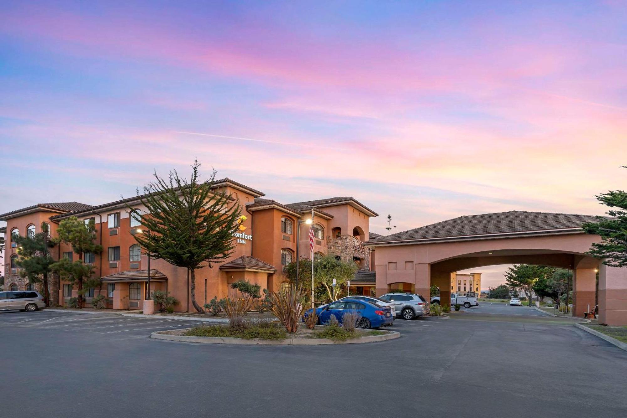 Comfort Inn Marina On The Monterey Bay Exterior foto